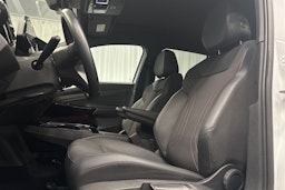 valkoinen Volkswagen ID.4 2023 kuva 18.