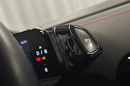 valkoinen Volkswagen ID.4 2023 kuva 22.