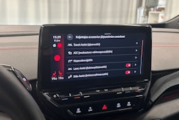 valkoinen Volkswagen ID.4 2023 kuva 26.