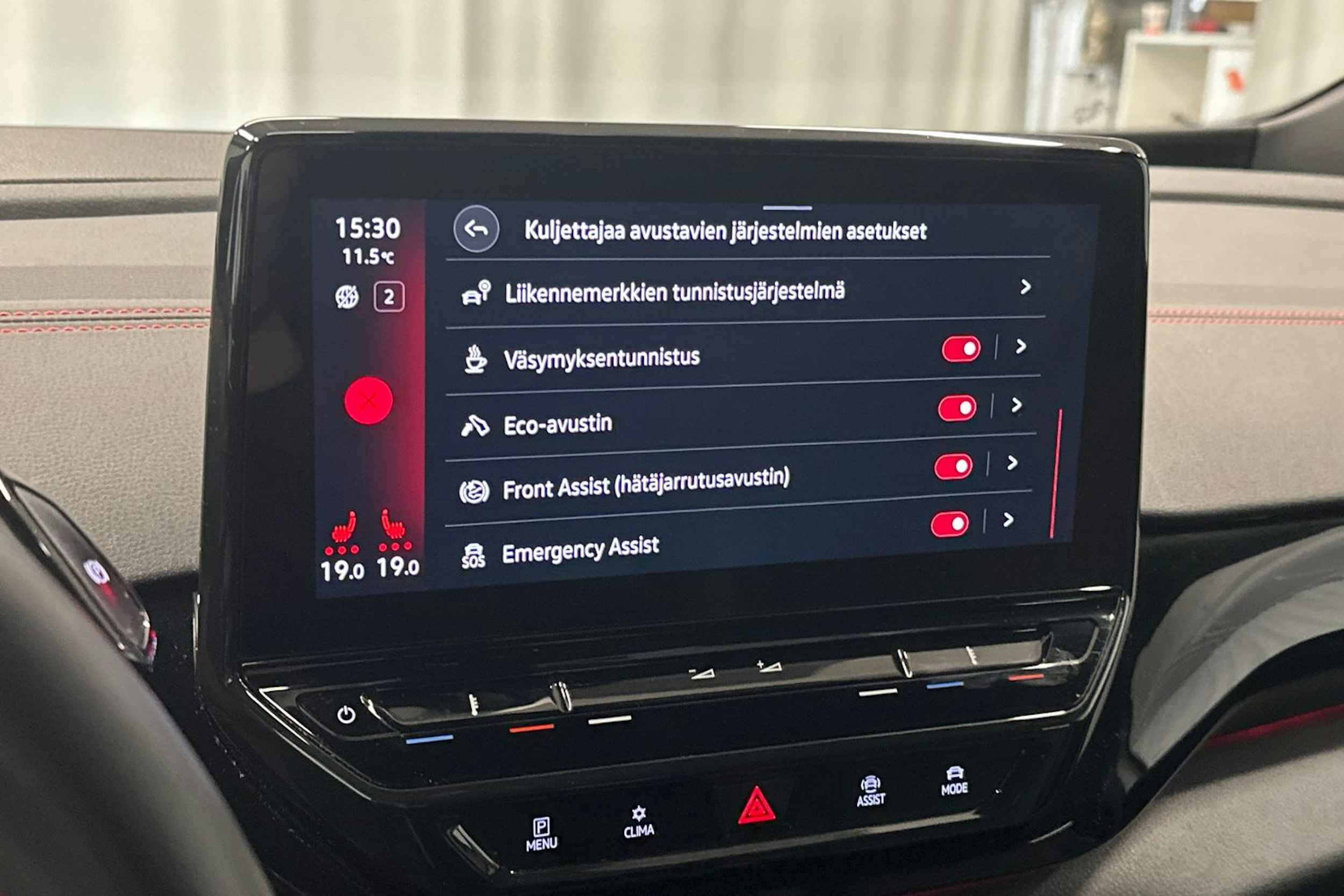 valkoinen Volkswagen ID.4 2023 kuva 27.