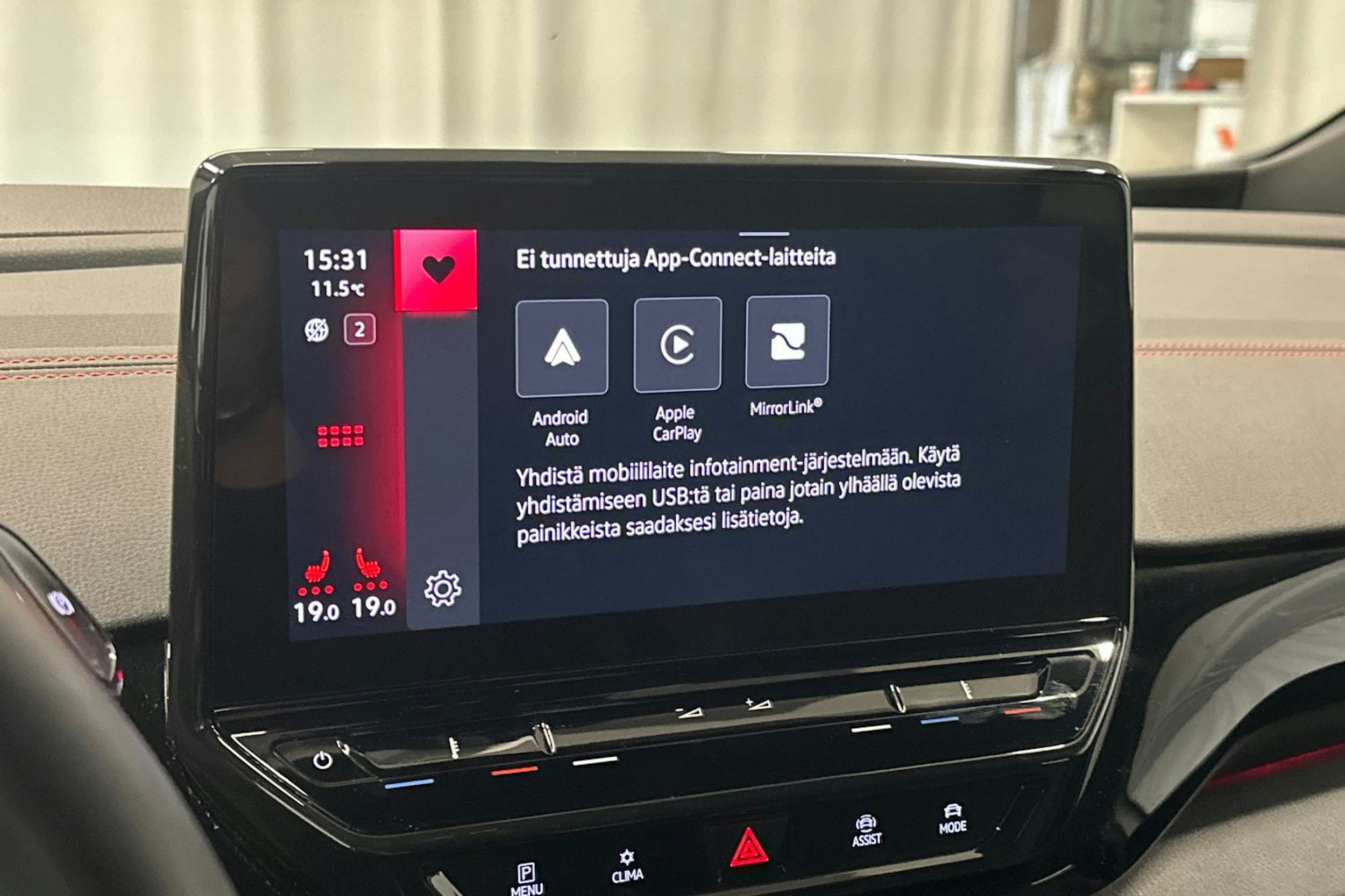 valkoinen Volkswagen ID.4 2023 kuva 30.