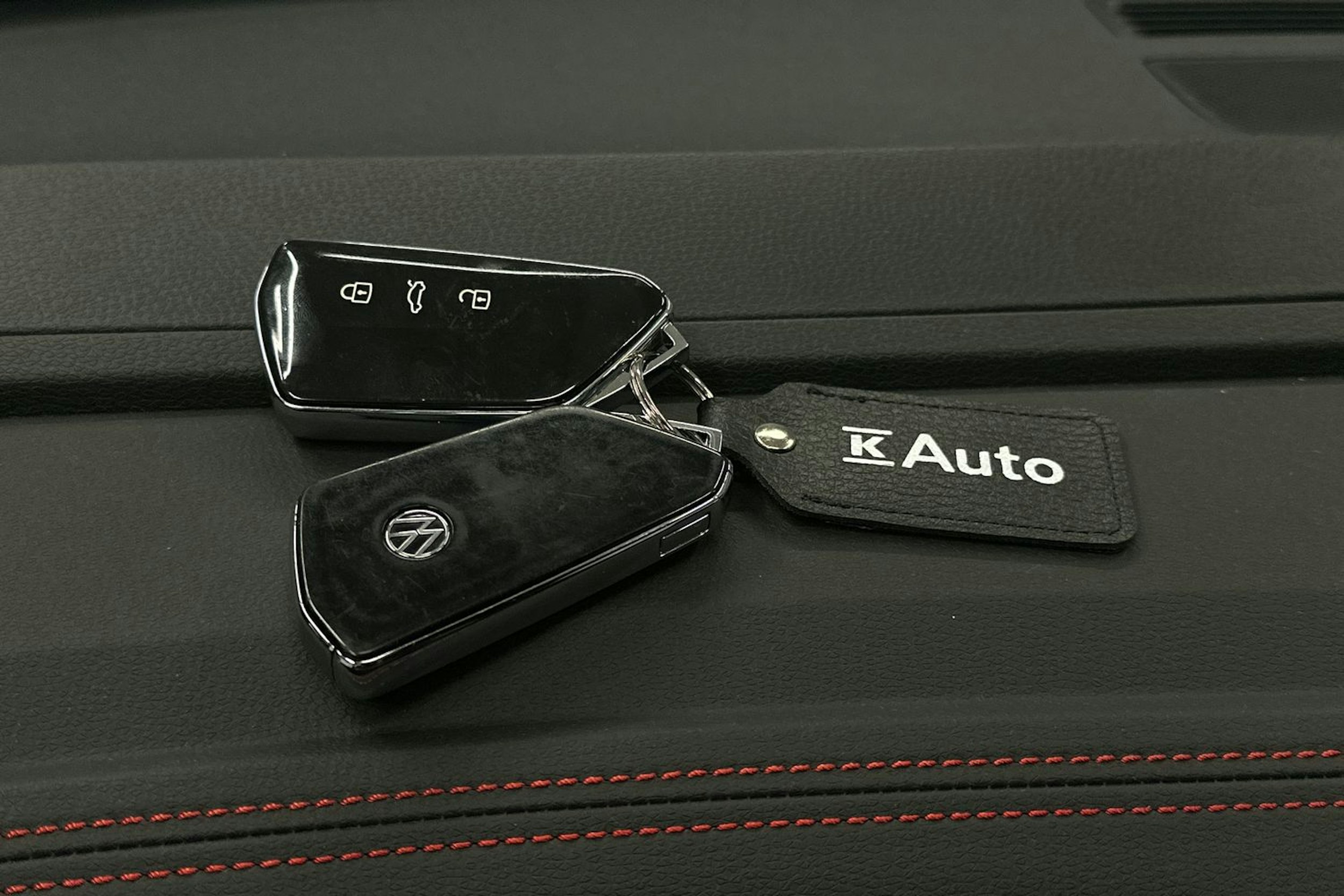 valkoinen Volkswagen ID.4 2023 kuva 34.
