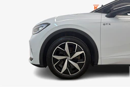 valkoinen Volkswagen ID.4 2023 kuva 9.