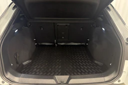 valkoinen Volkswagen ID.4 2023 kuva 13.