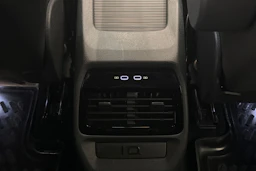 valkoinen Volkswagen ID.4 2023 kuva 16.