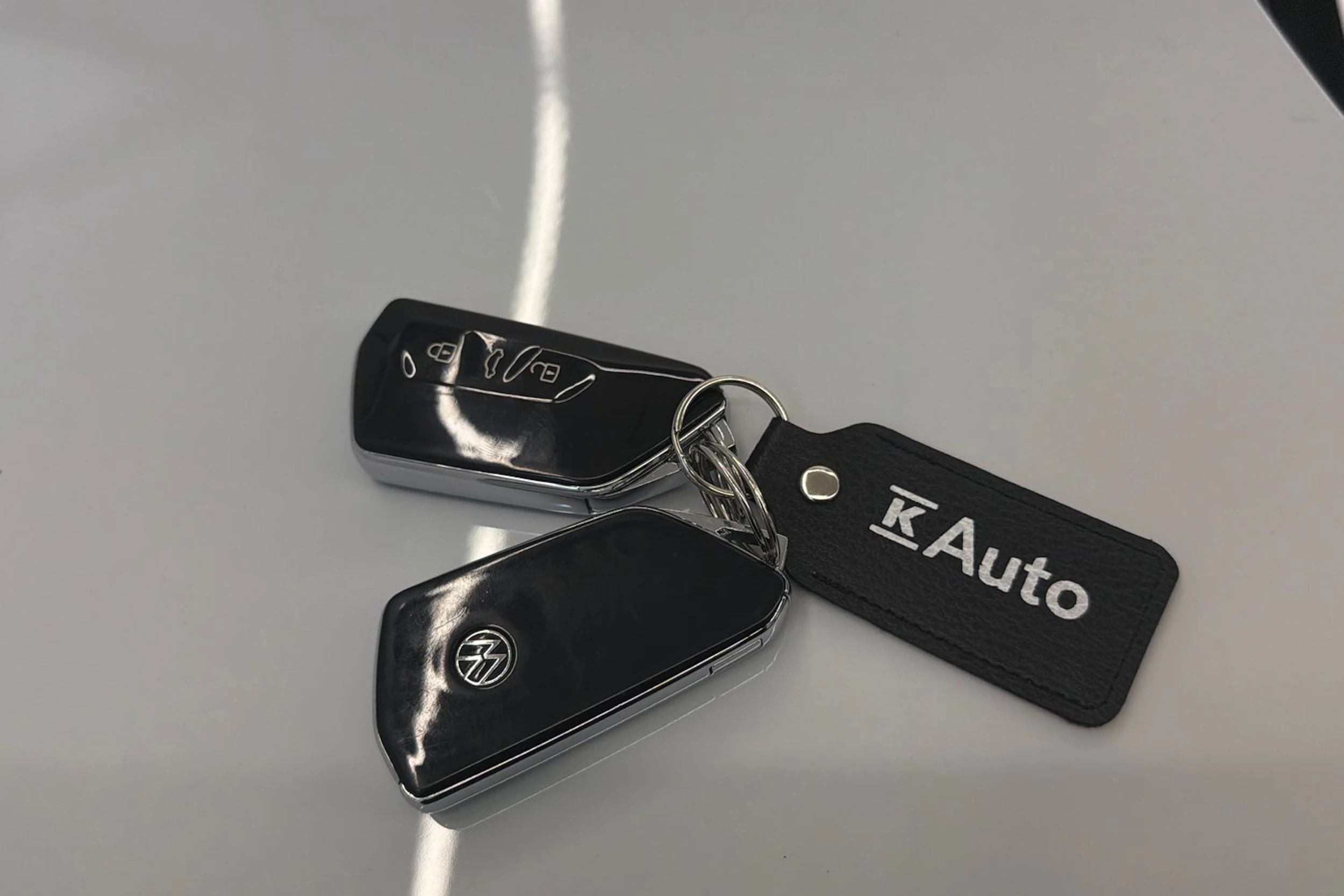 valkoinen Volkswagen ID.4 2023 kuva 37.