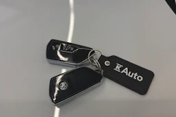valkoinen Volkswagen ID.4 2023 kuva 37.