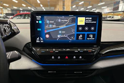 musta Volkswagen ID.4 2023 kuva 18.