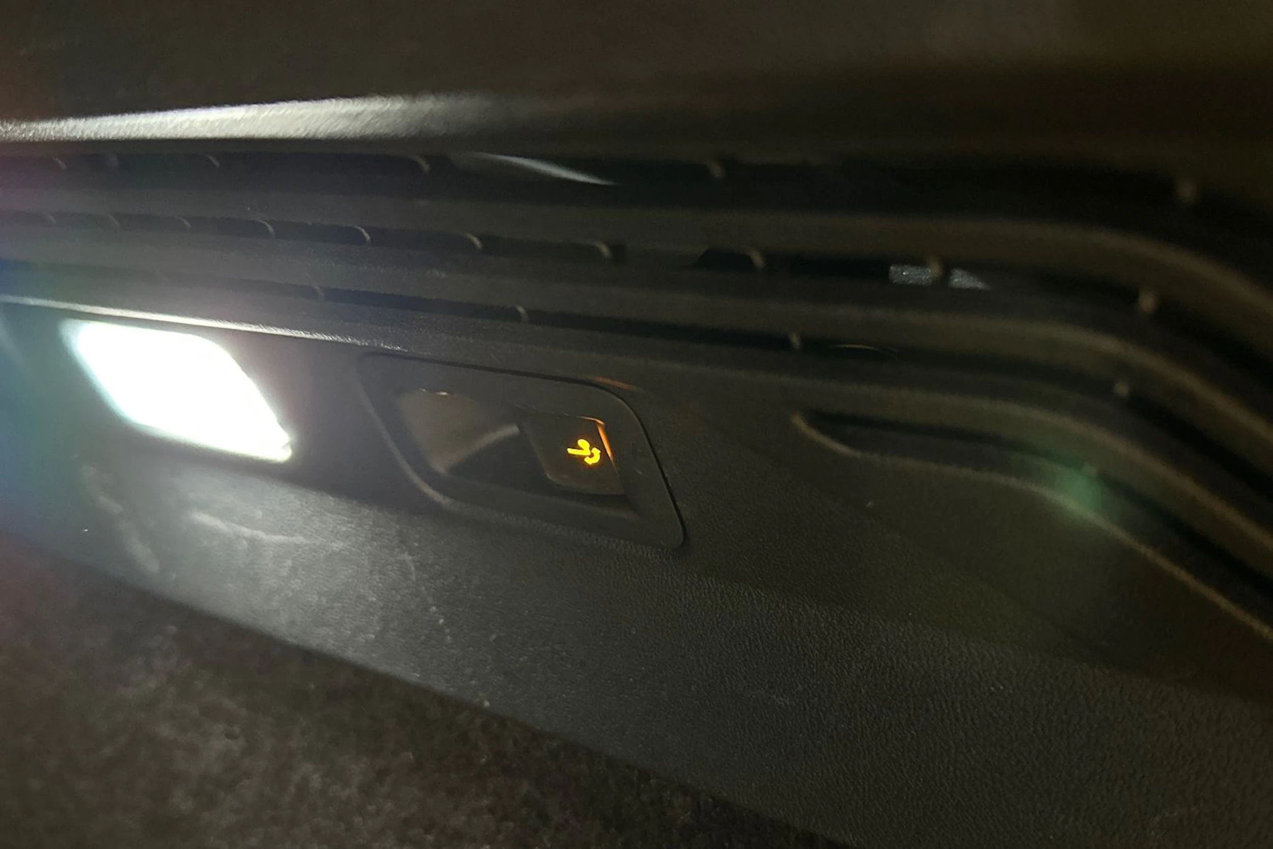 musta Volkswagen ID.4 2023 kuva 25.