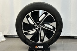 sininen Volkswagen ID.4 2023 kuva 13.