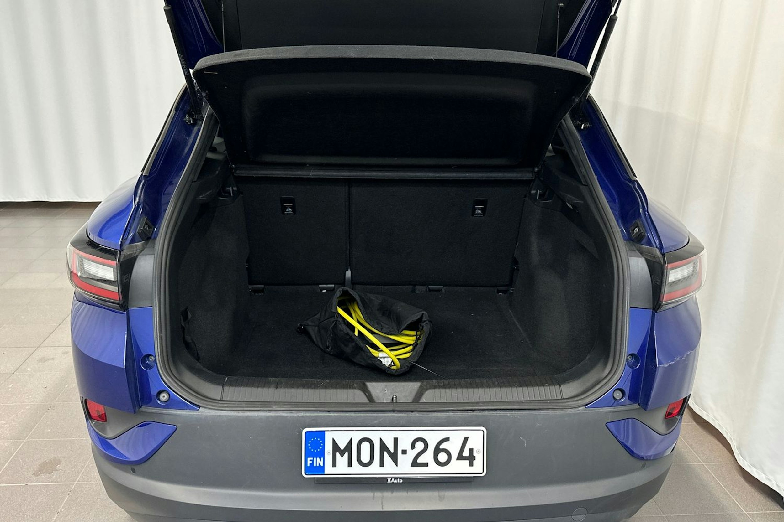 sininen Volkswagen ID.4 2023 kuva 14.