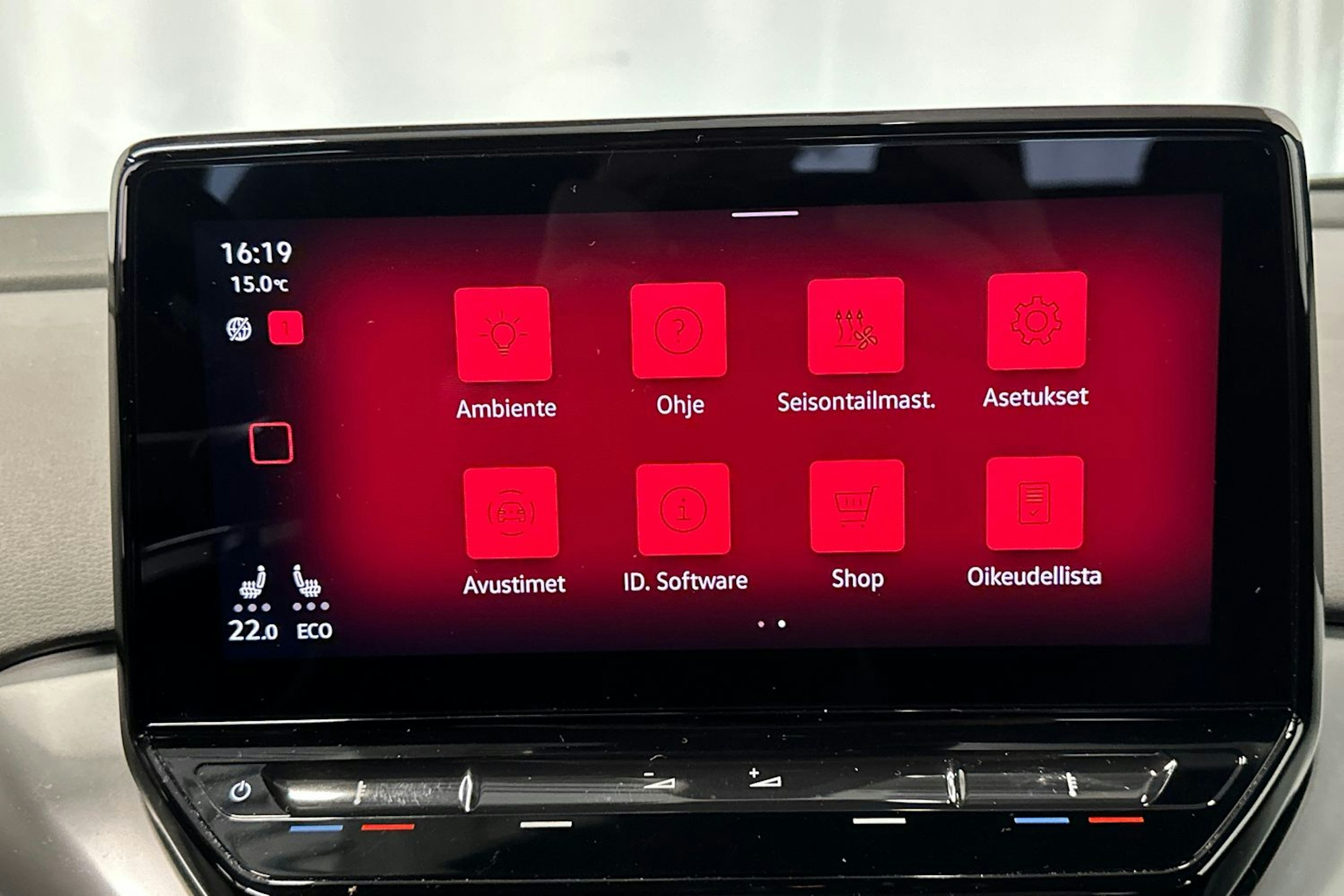 sininen Volkswagen ID.4 2023 kuva 18.