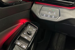 sininen Volkswagen ID.4 2023 kuva 21.