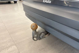 punainen Volkswagen ID.4 2023 kuva 13.