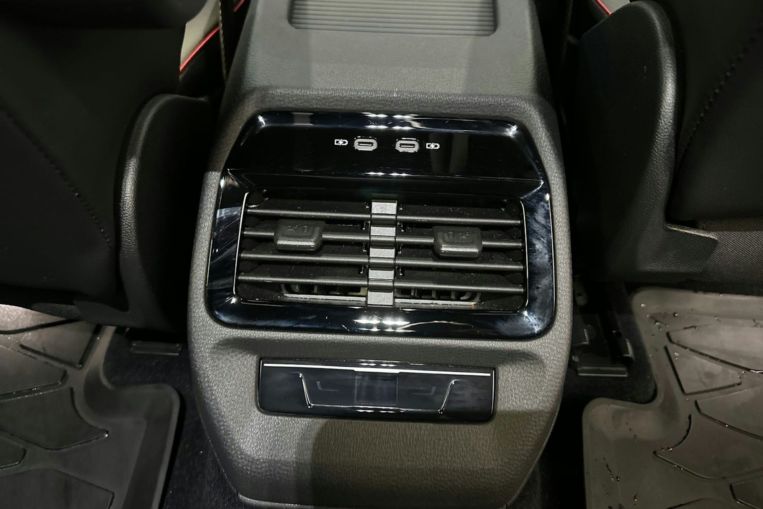 sininen Volkswagen ID.4 2023 kuva 14.