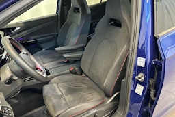 sininen Volkswagen ID.4 2023 kuva 17.