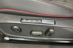 sininen Volkswagen ID.4 2023 kuva 18.