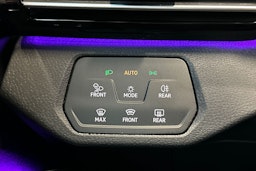 sininen Volkswagen ID.4 2023 kuva 20.