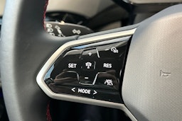 sininen Volkswagen ID.4 2023 kuva 22.