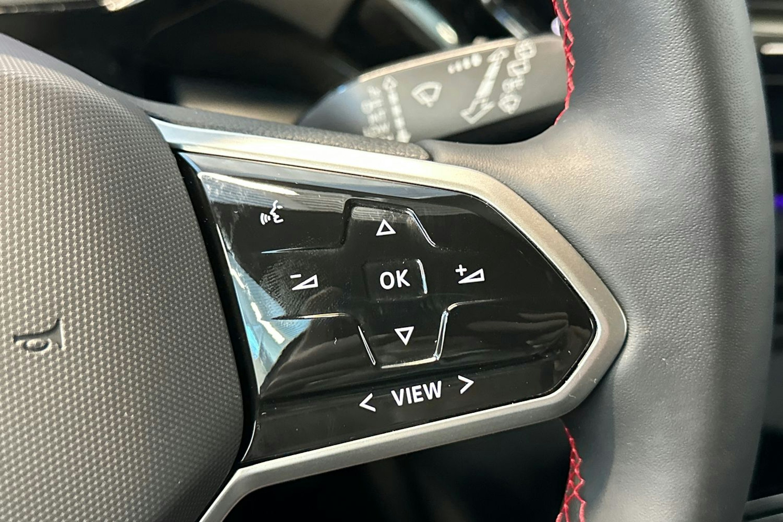 sininen Volkswagen ID.4 2023 kuva 23.