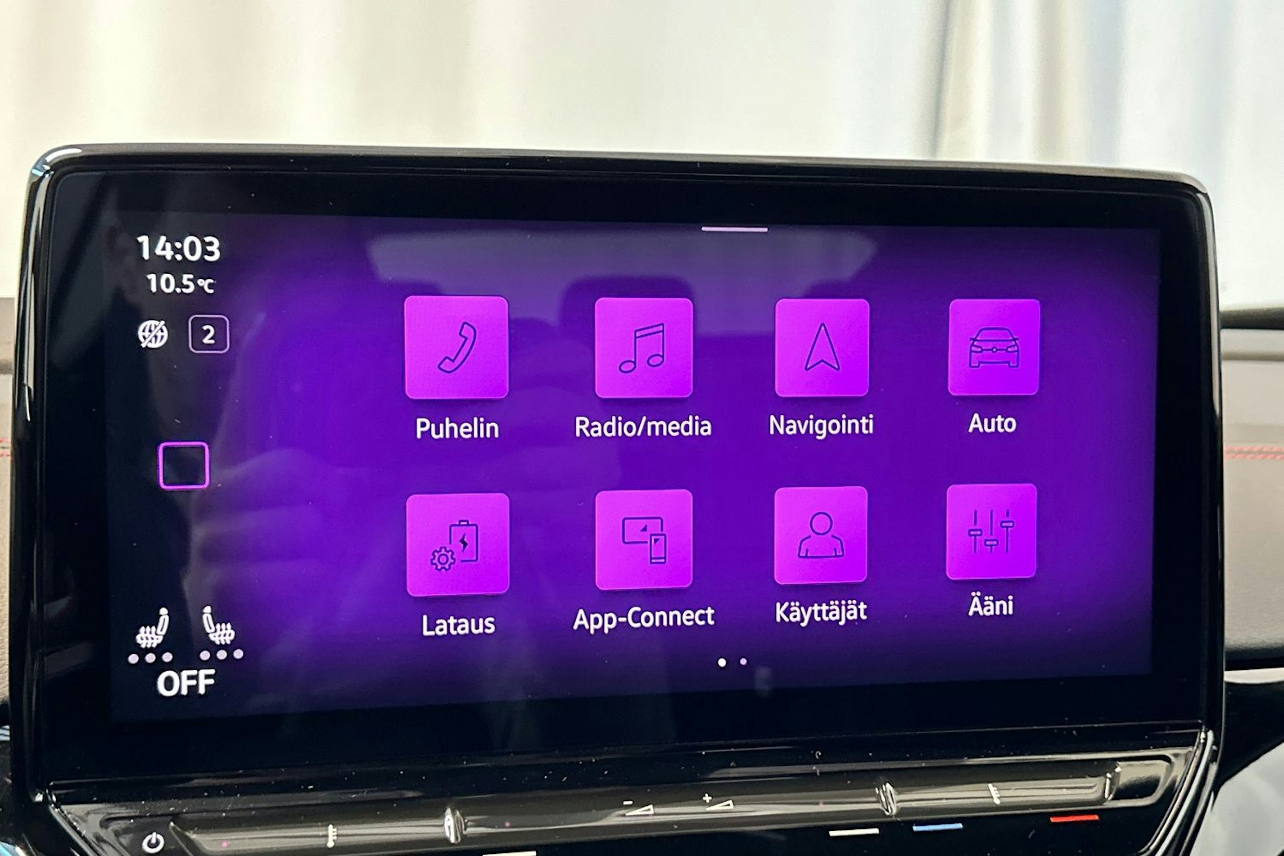 sininen Volkswagen ID.4 2023 kuva 27.