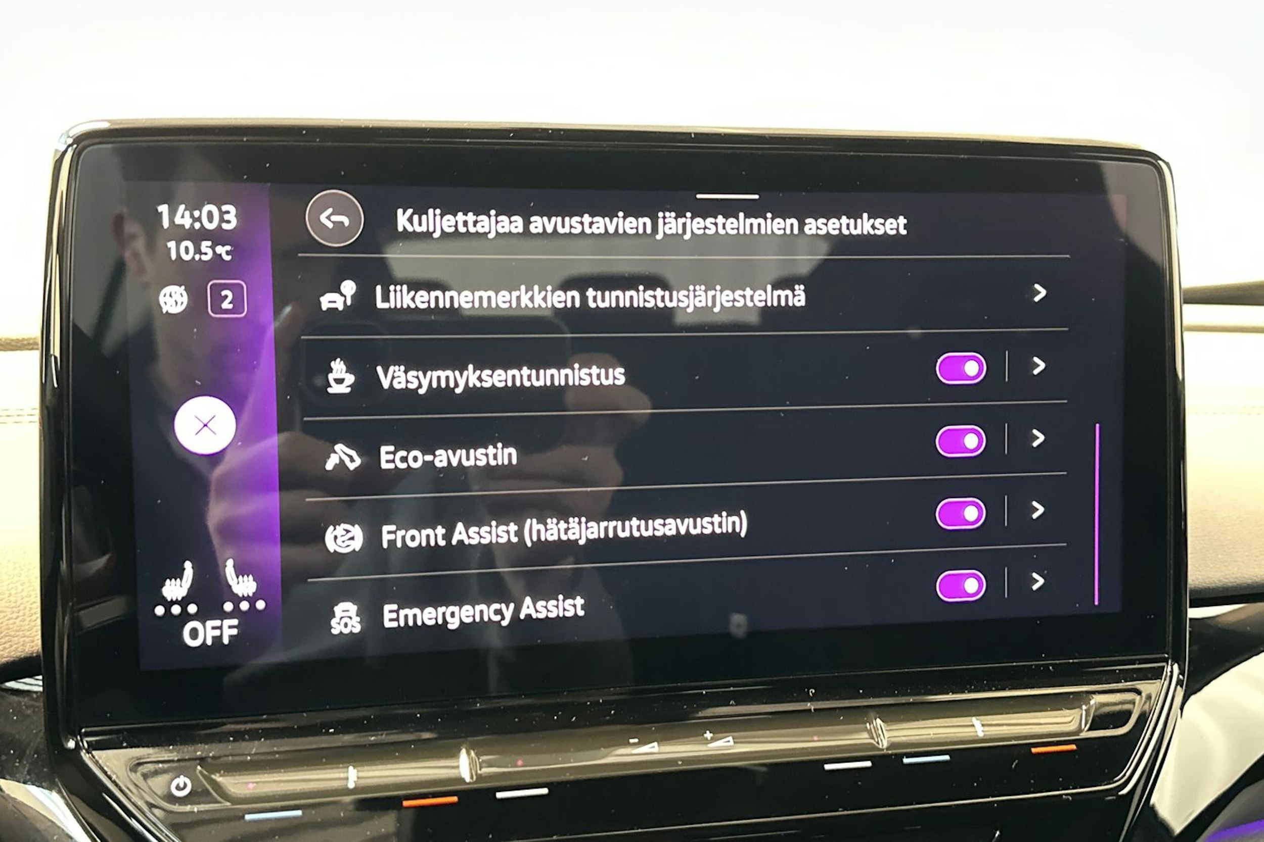 sininen Volkswagen ID.4 2023 kuva 30.