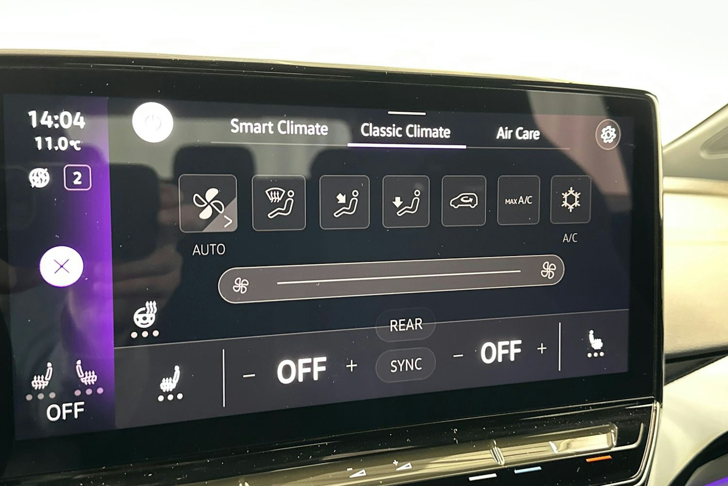 sininen Volkswagen ID.4 2023 kuva 32.