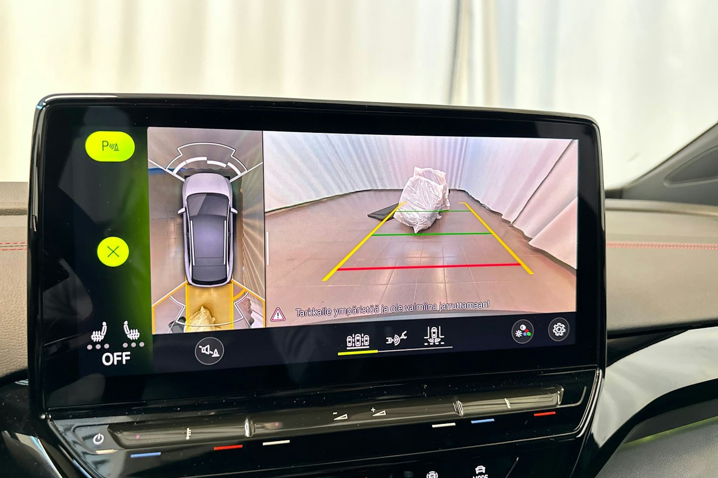 sininen Volkswagen ID.4 2023 kuva 33.