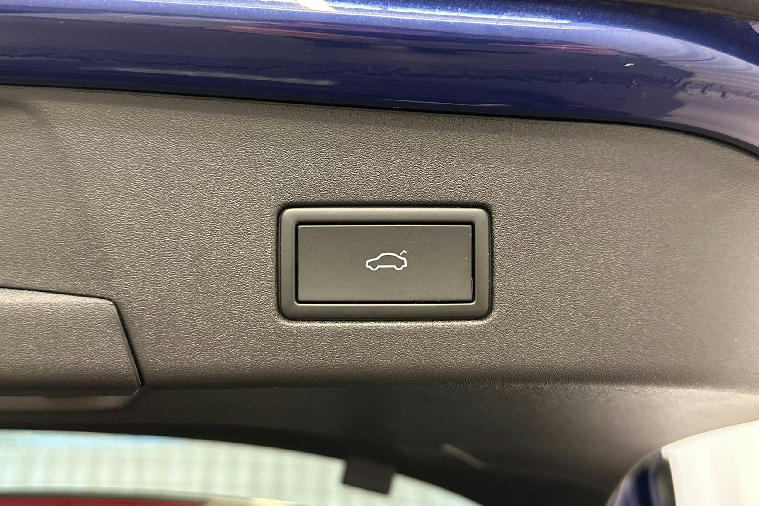 sininen Volkswagen ID.4 2023 kuva 37.