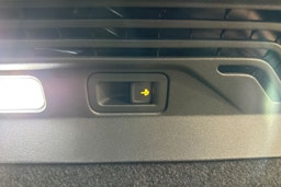 sininen Volkswagen ID.4 2023 kuva 38.