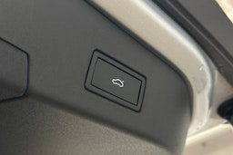 harmaa Volkswagen ID.4 2023 kuva 15.