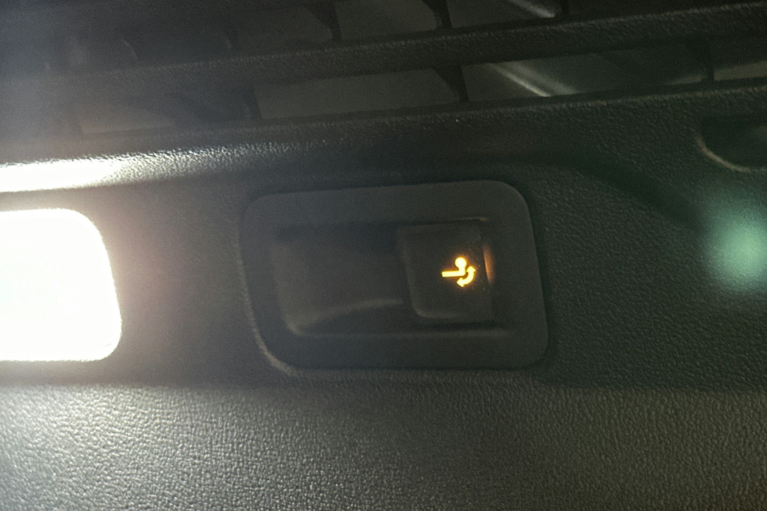 harmaa Volkswagen ID.4 2023 kuva 16.