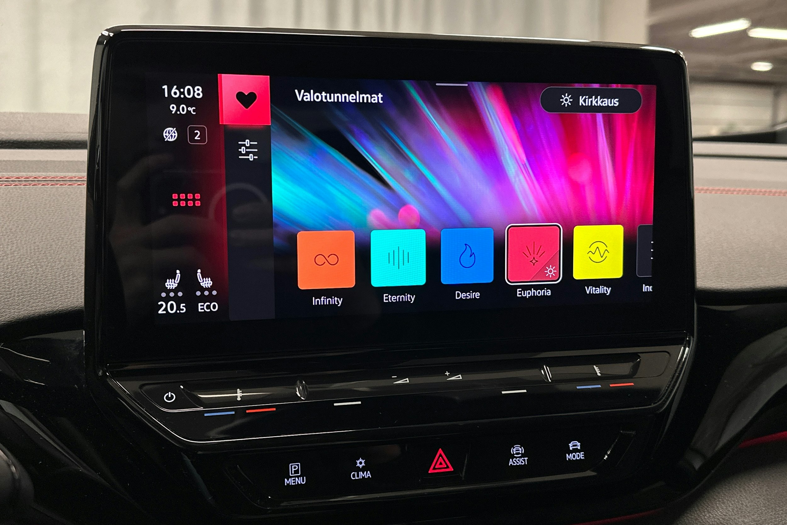 harmaa Volkswagen ID.4 2023 kuva 24.