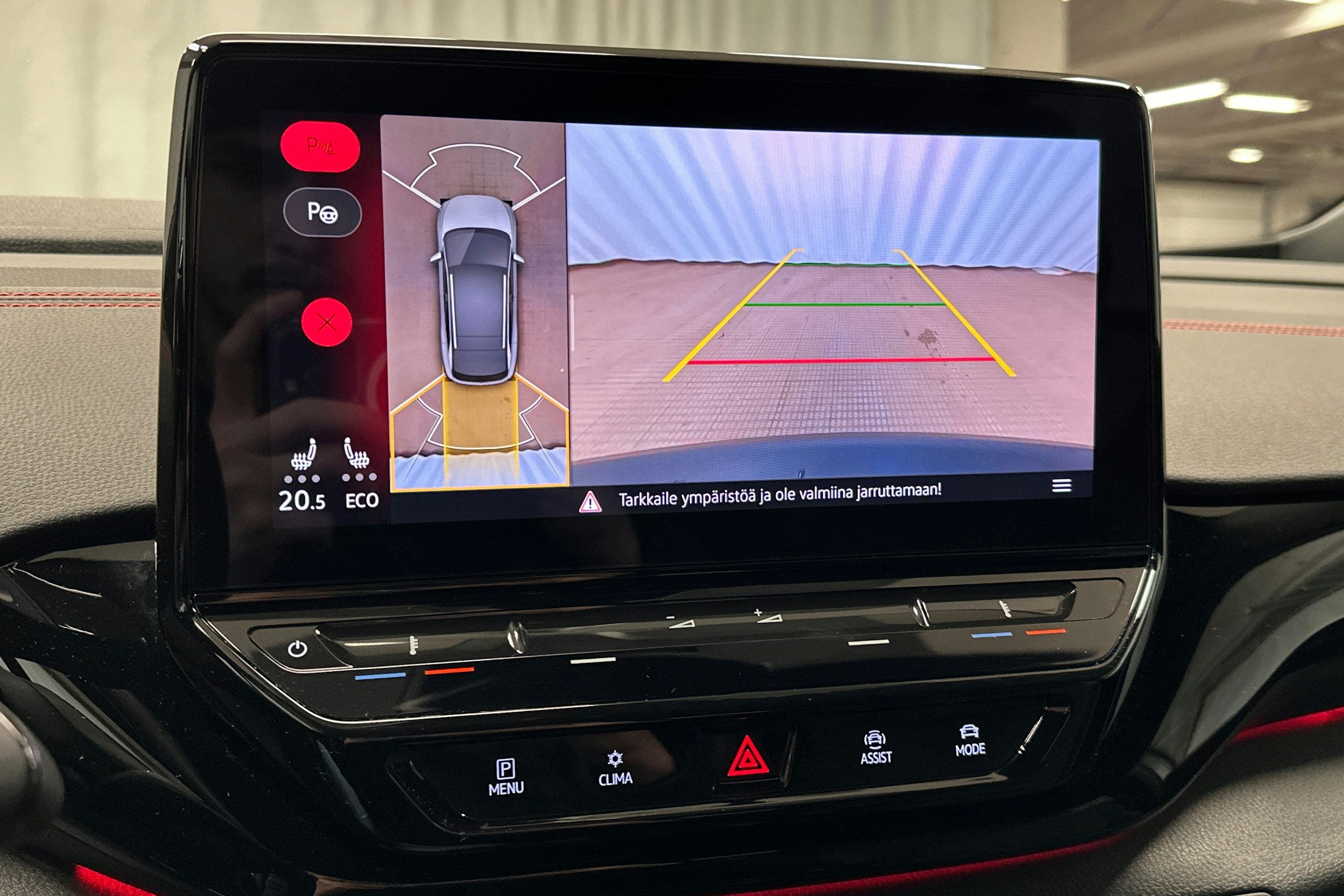 harmaa Volkswagen ID.4 2023 kuva 28.