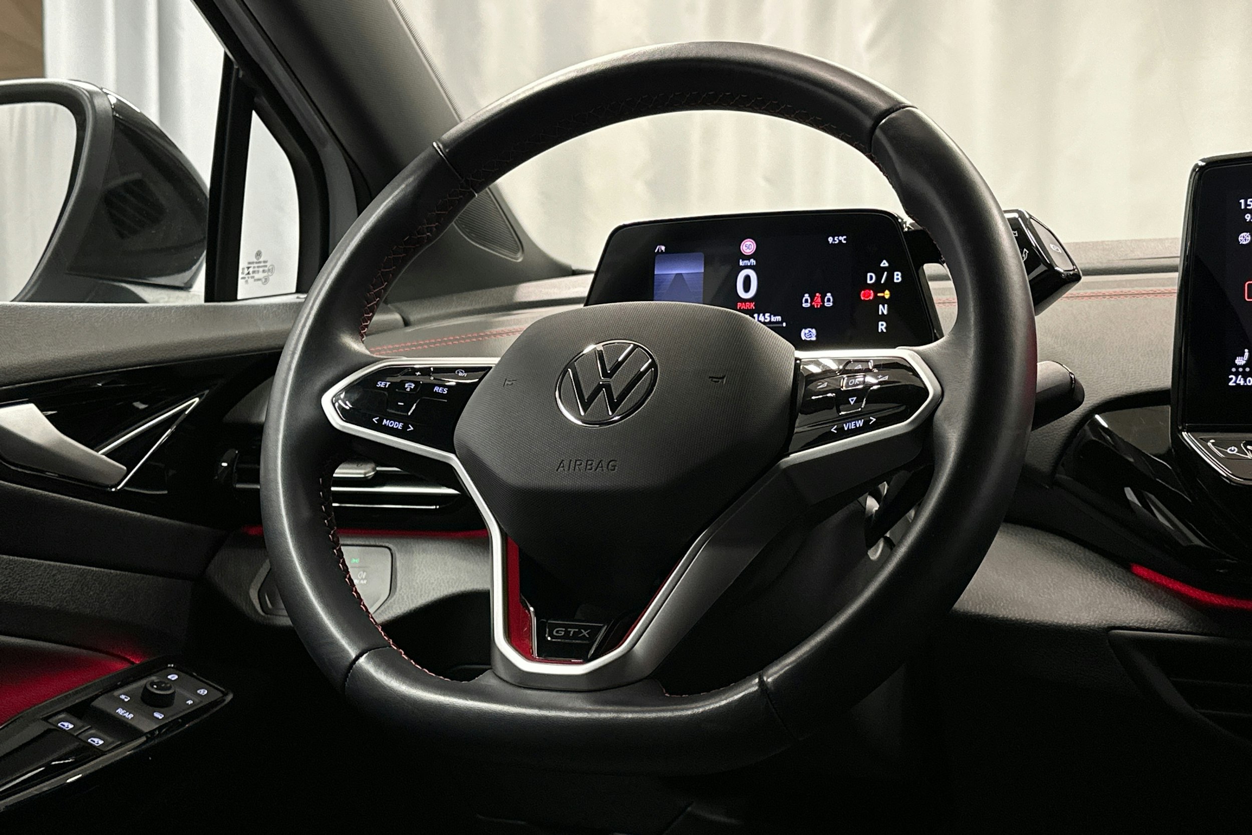 hopea Volkswagen ID.4 2023 kuva 16.