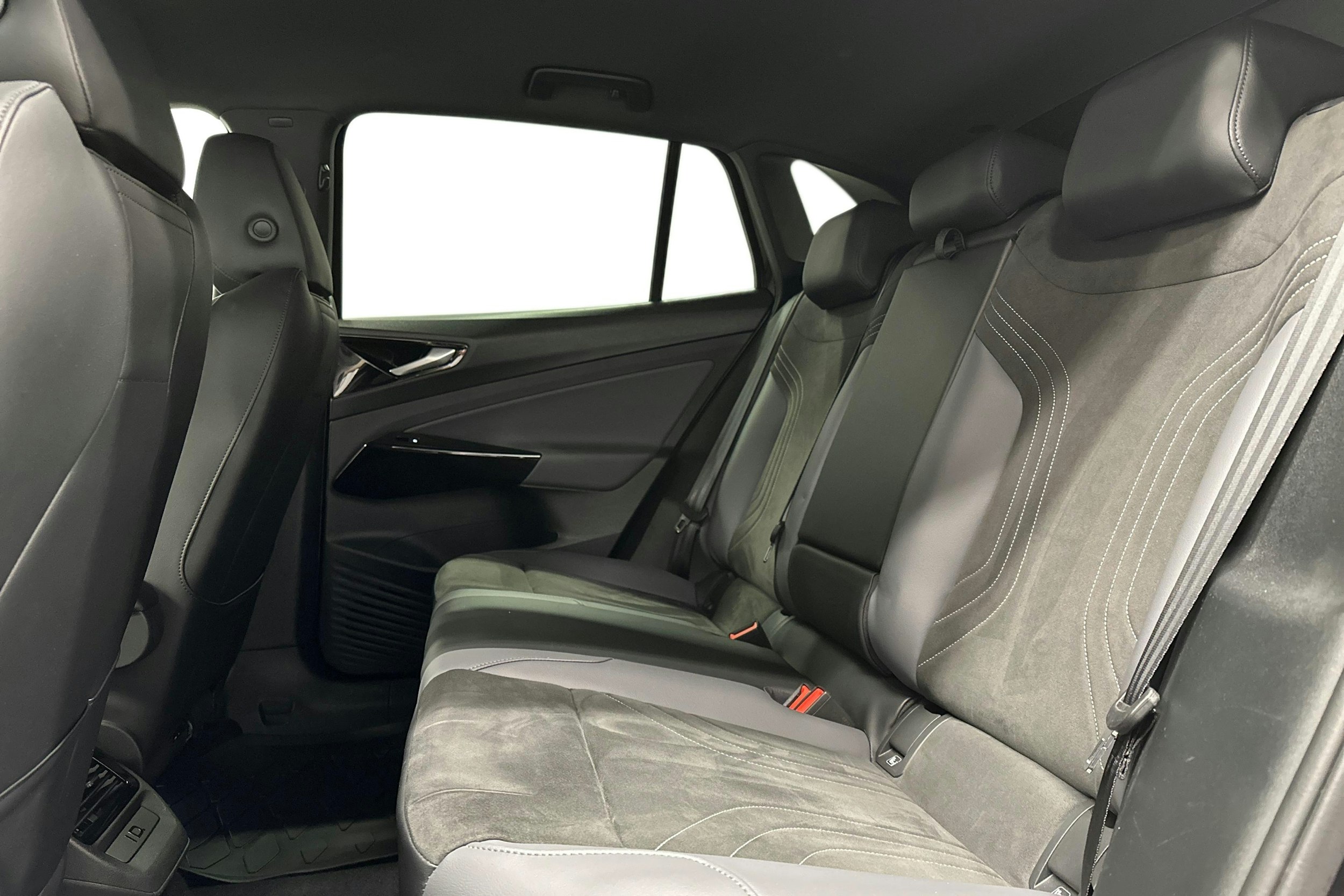 harmaa Volkswagen ID.4 2023 kuva 11.