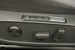 harmaa Volkswagen ID.4 2023 kuva 17.