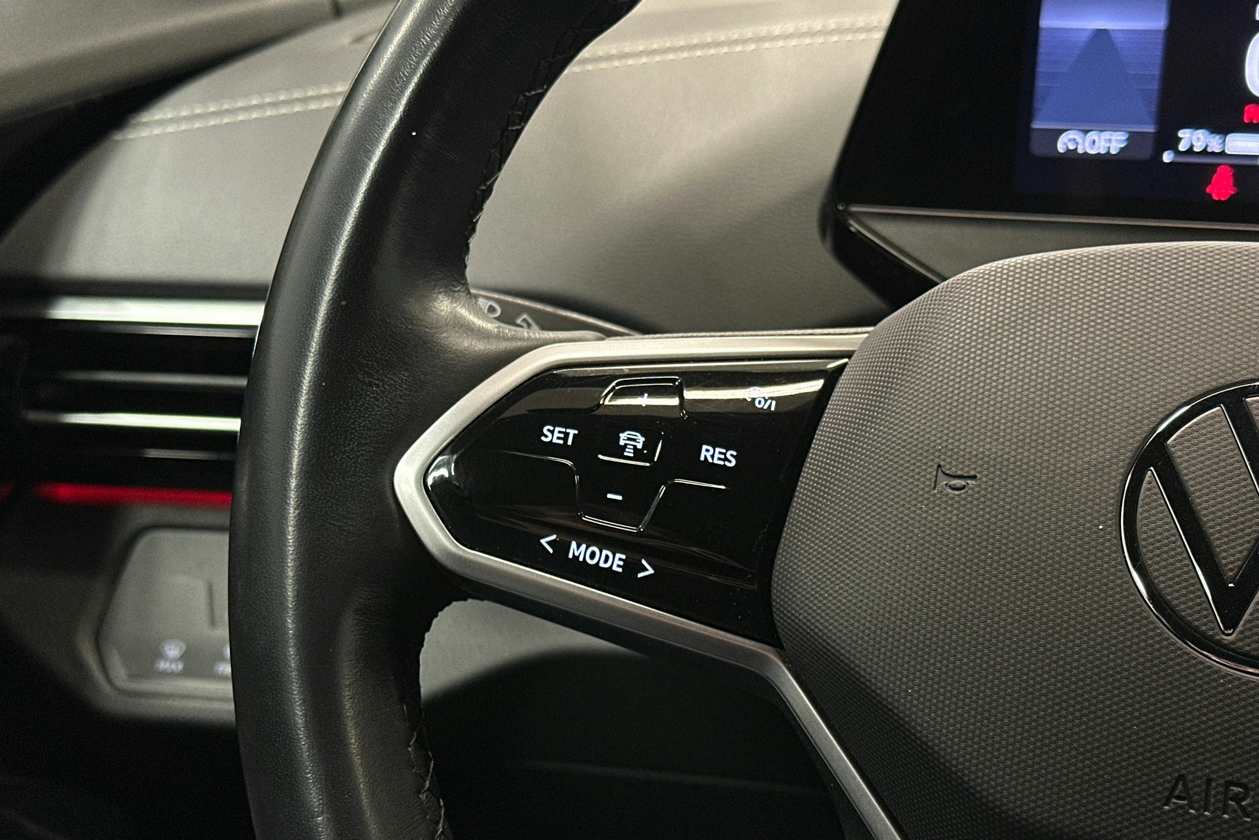 harmaa Volkswagen ID.4 2023 kuva 20.