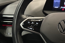 harmaa Volkswagen ID.4 2023 kuva 20.