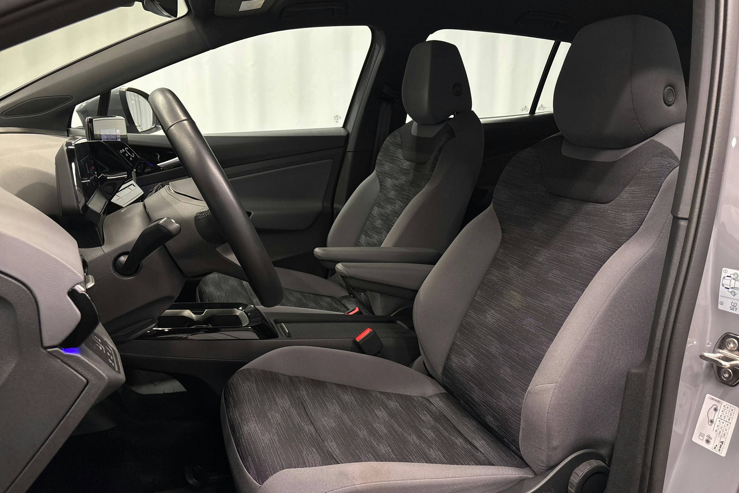 harmaa Volkswagen ID.4 2023 kuva 16.