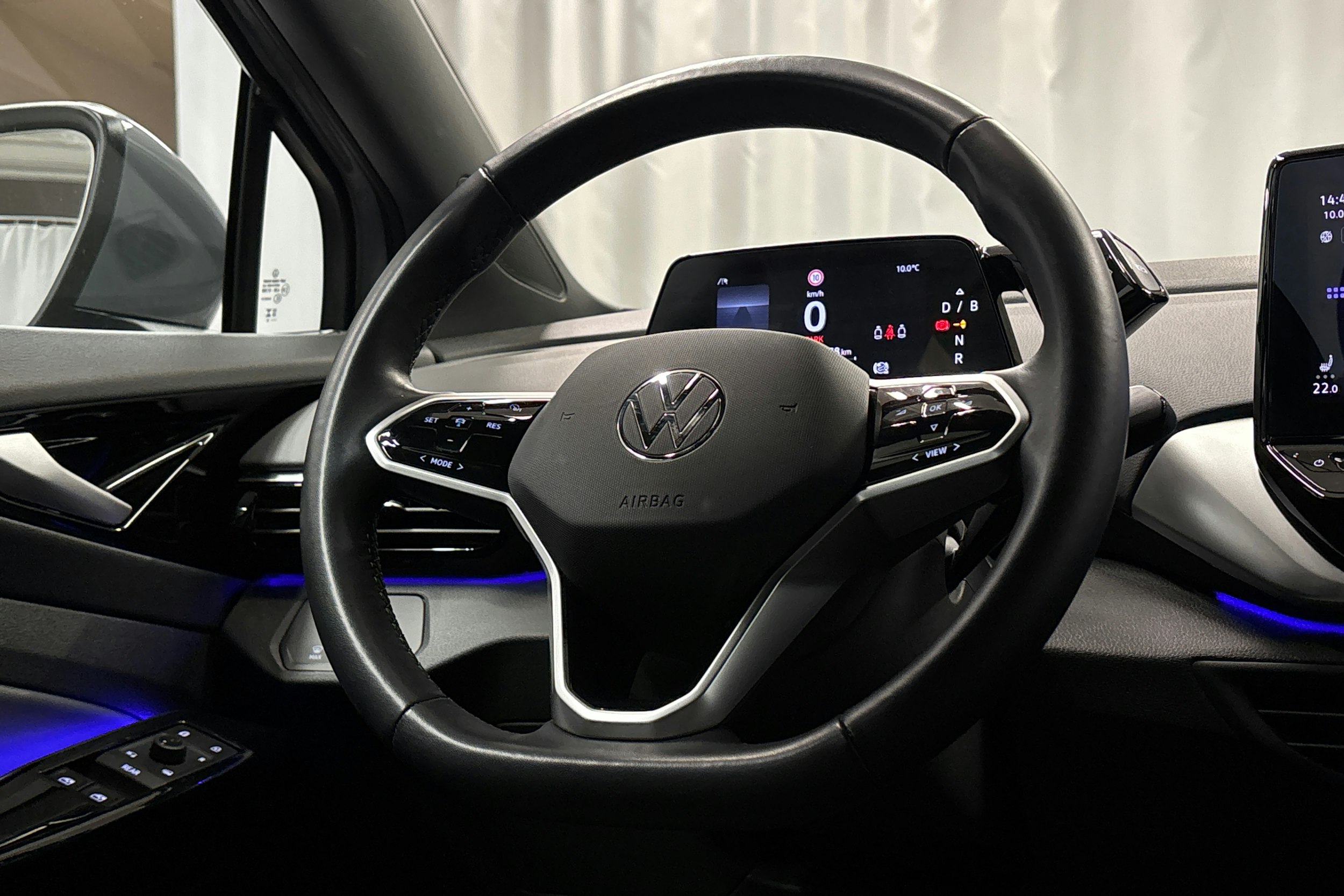 harmaa Volkswagen ID.4 2023 kuva 17.