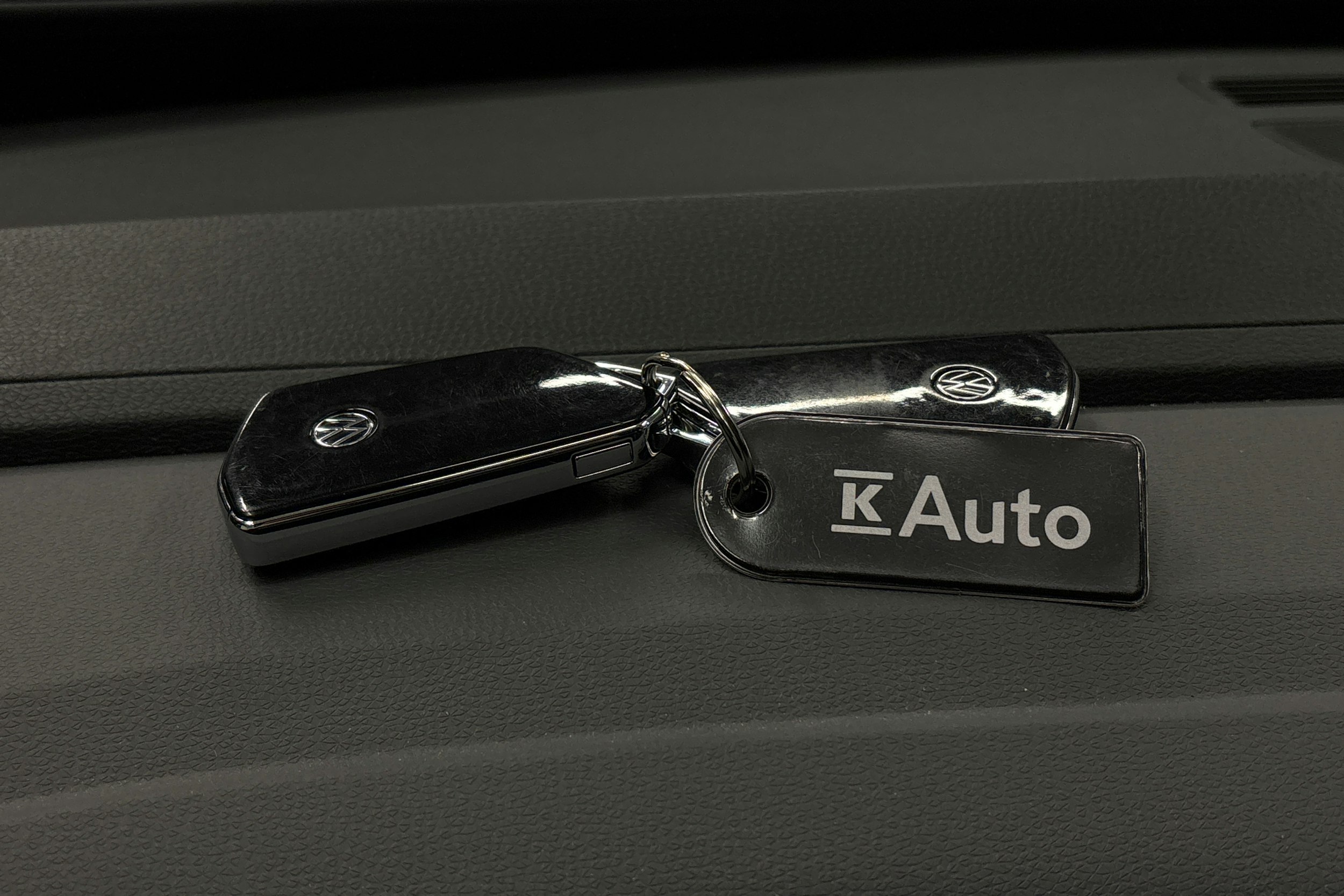 harmaa Volkswagen ID.4 2023 kuva 28.