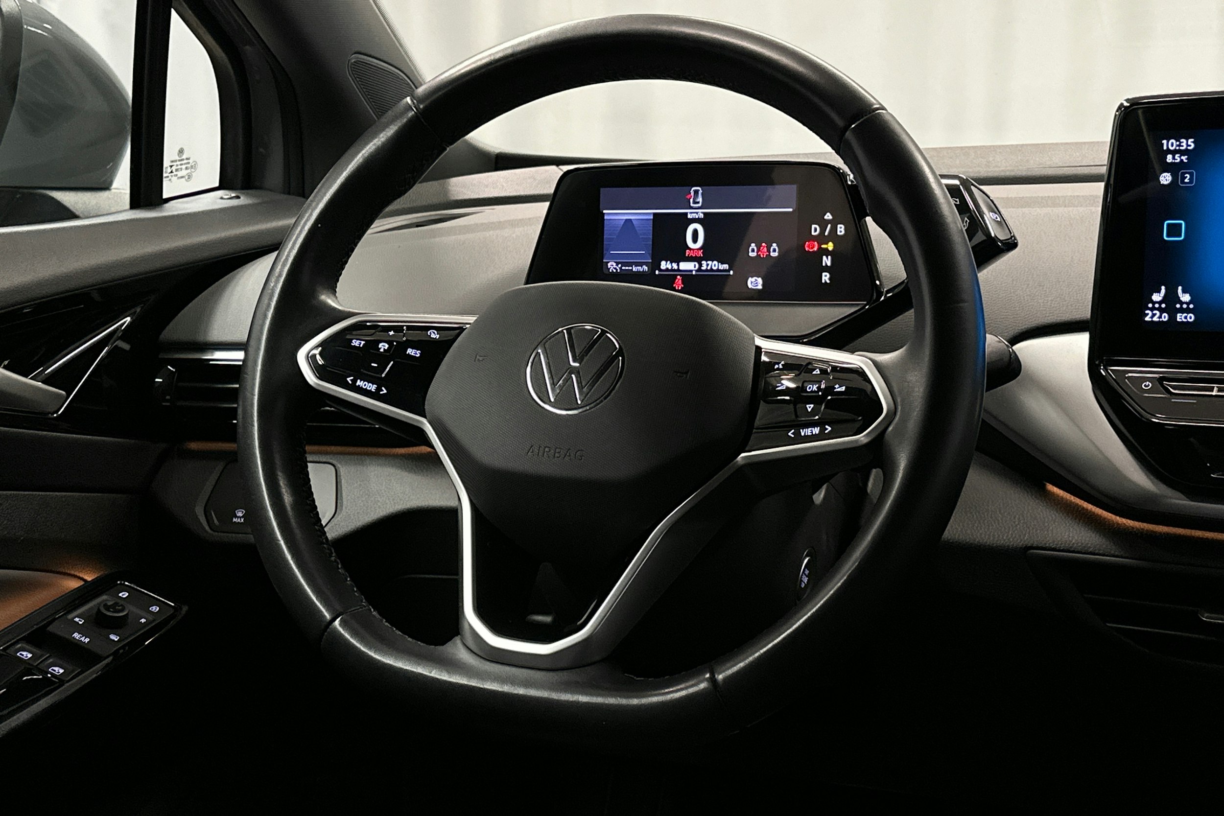 harmaa Volkswagen ID.4 2023 kuva 14.