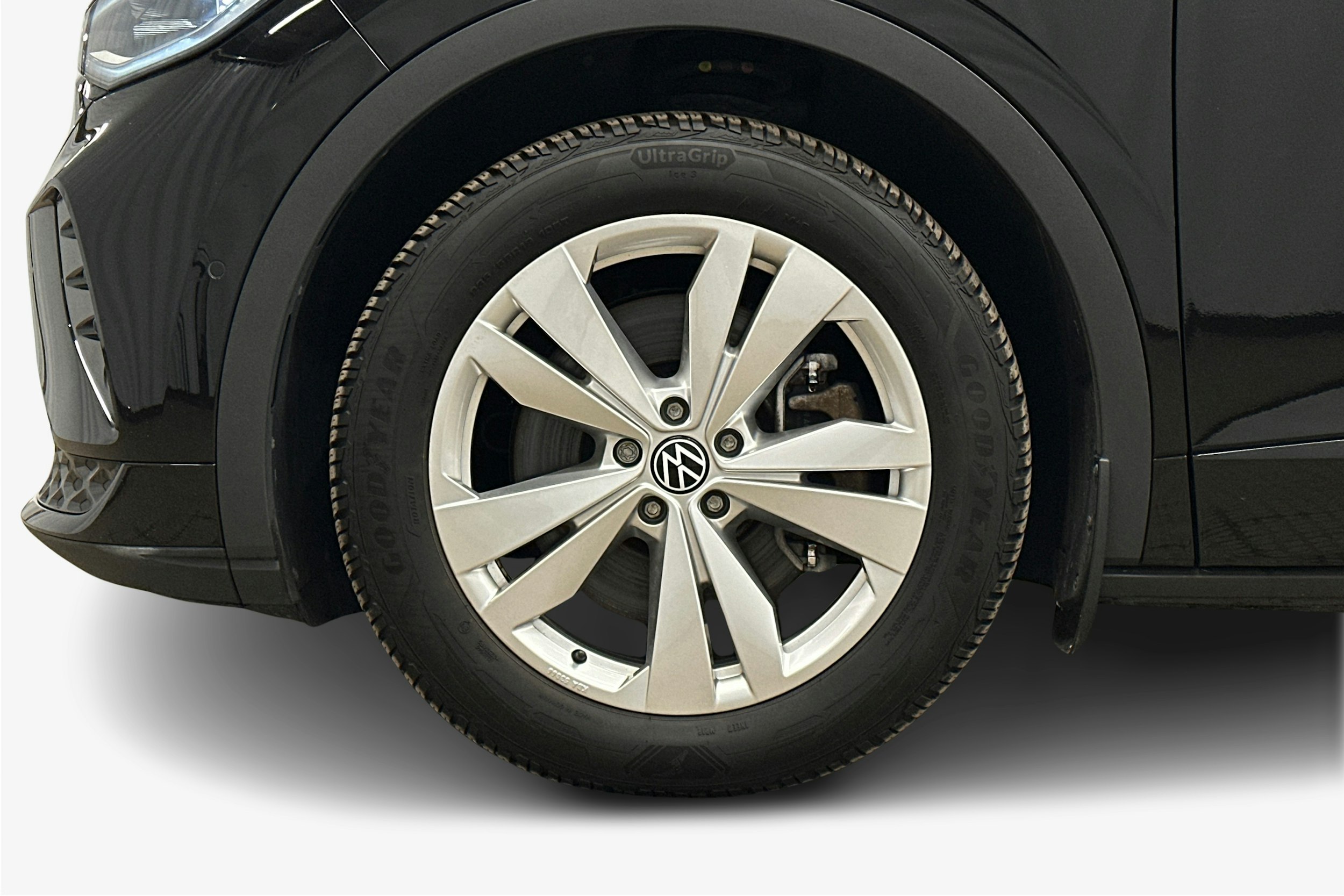 musta Volkswagen ID.4 2023 kuva 11.