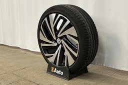 musta Volkswagen ID.4 2023 kuva 13.