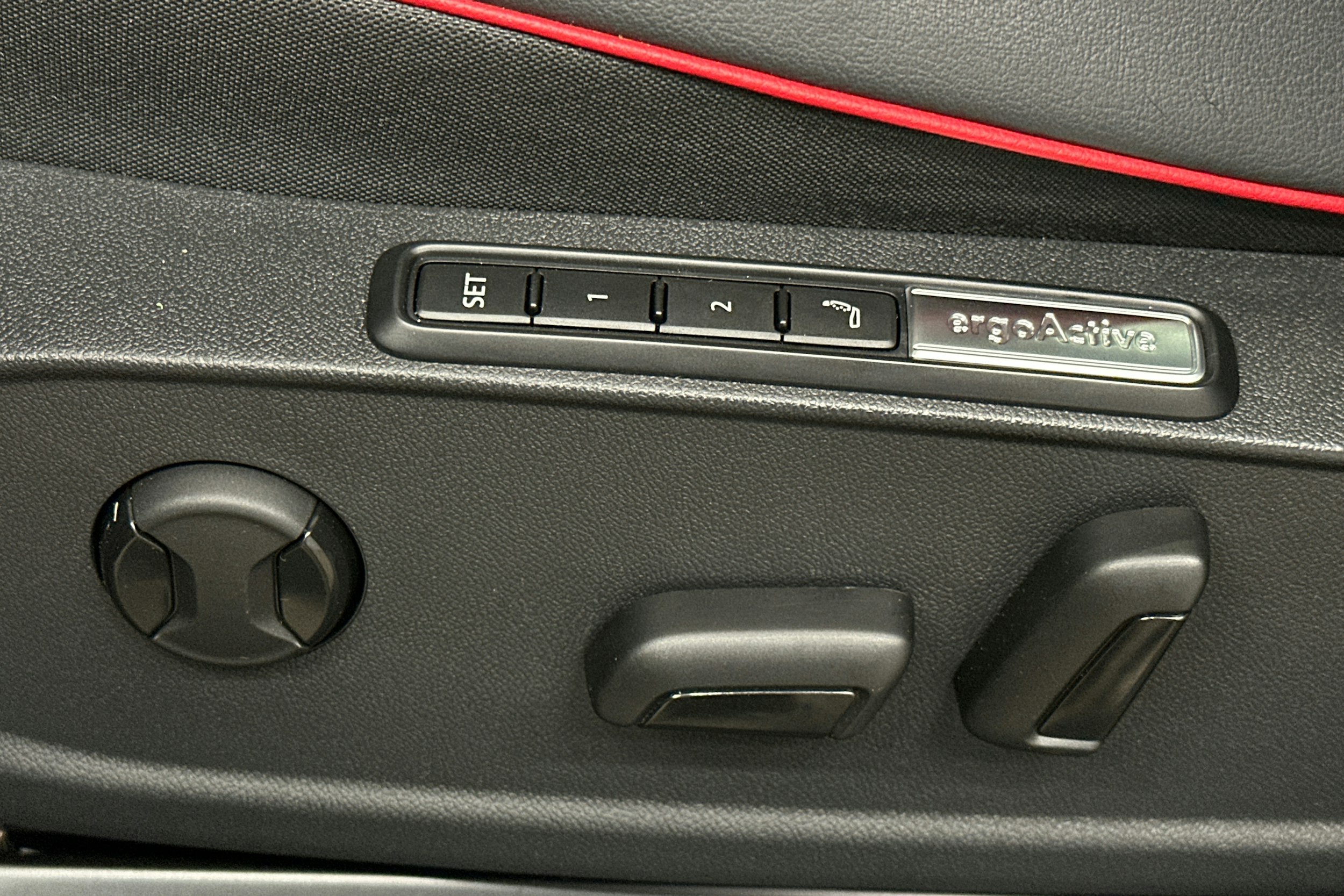 musta Volkswagen ID.4 2023 kuva 19.