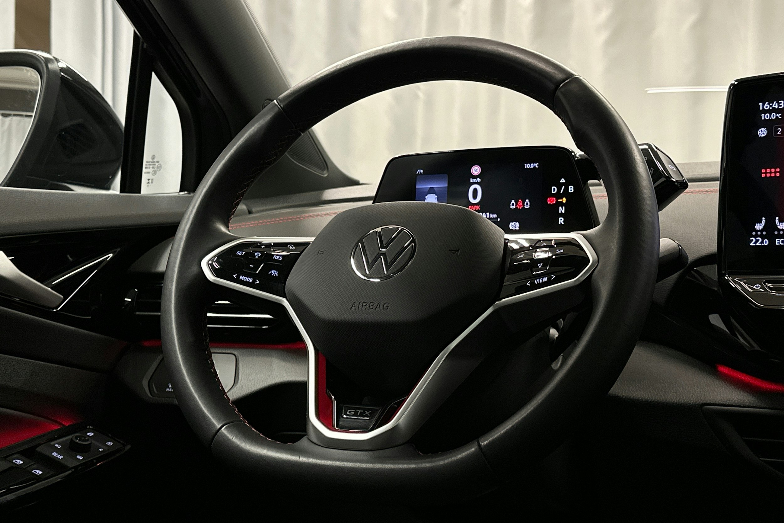 musta Volkswagen ID.4 2023 kuva 21.