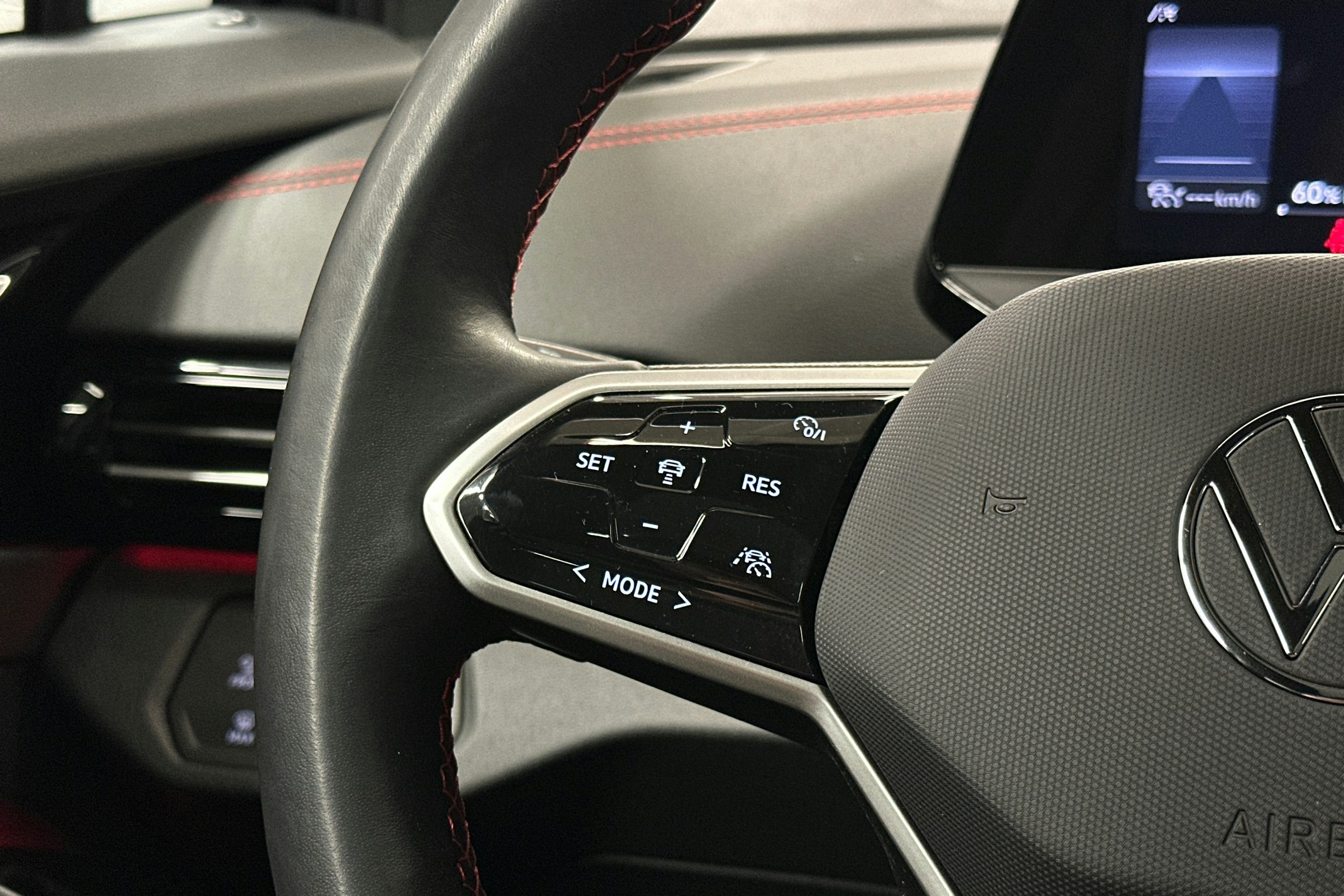 musta Volkswagen ID.4 2023 kuva 22.