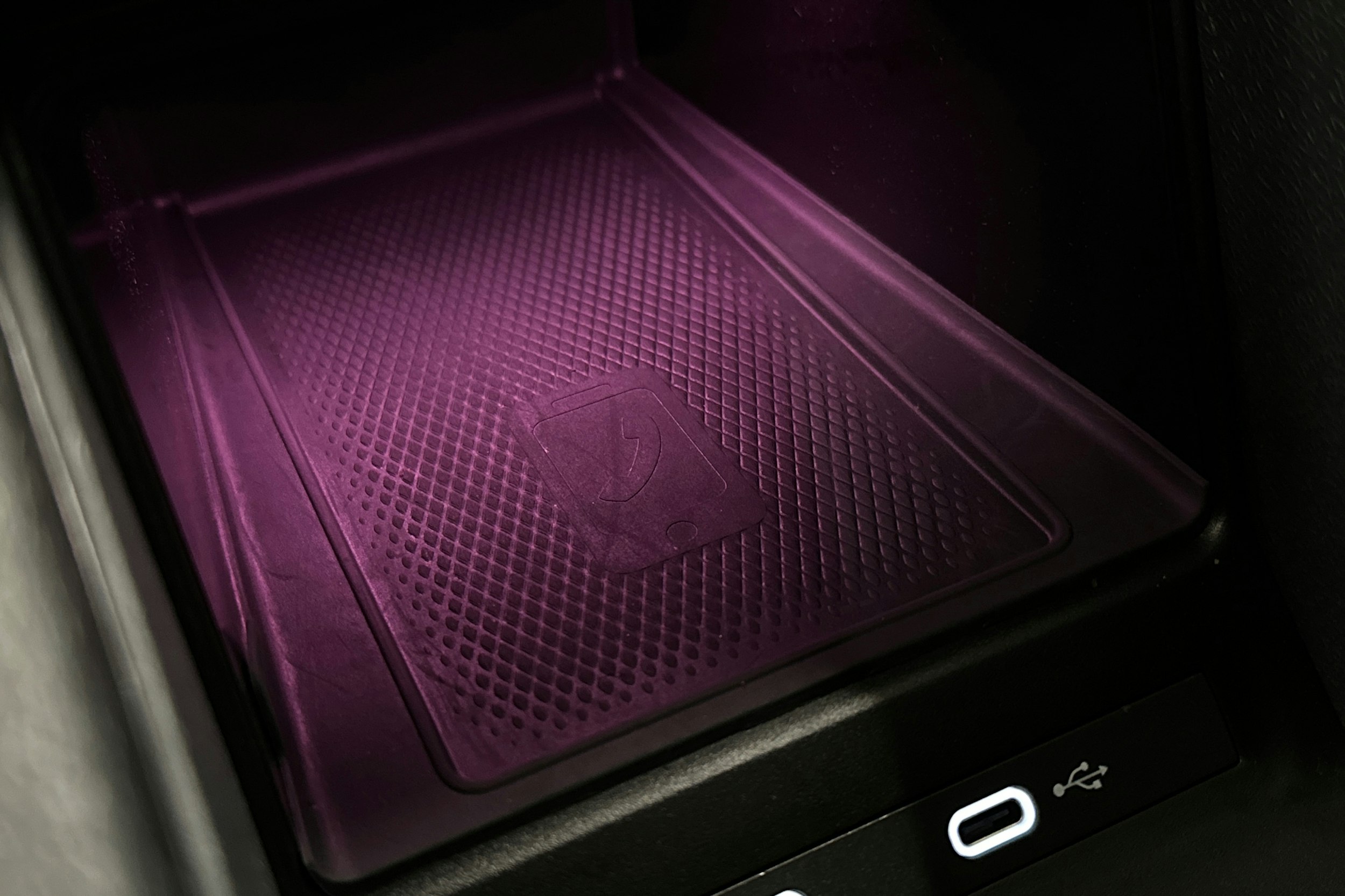 musta Volkswagen ID.4 2023 kuva 32.