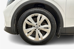 valkoinen Volkswagen ID.4 2023 kuva 11.